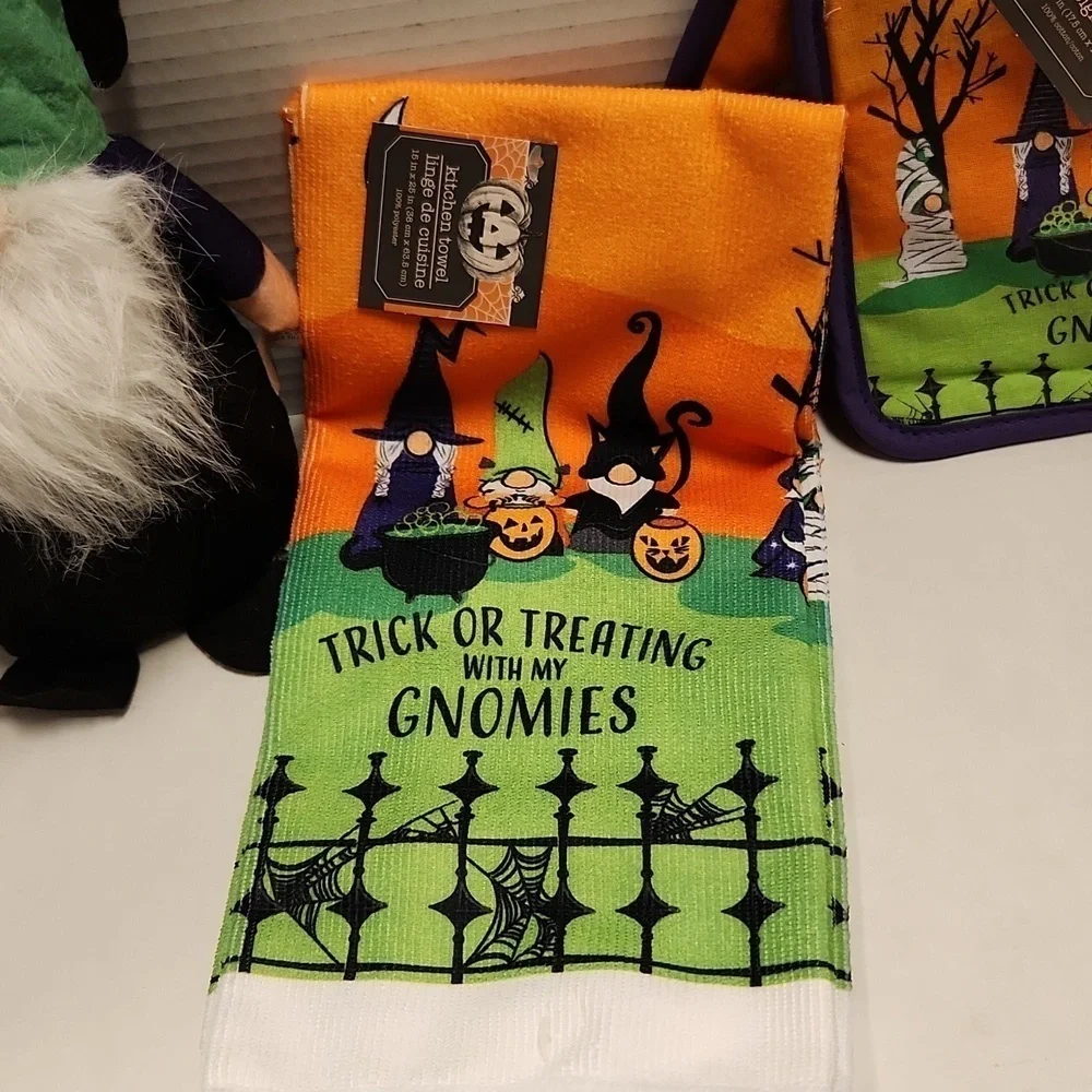 Gnome decor Frankenstein 2 pot holders towel kitchen New NWT Halloweenl